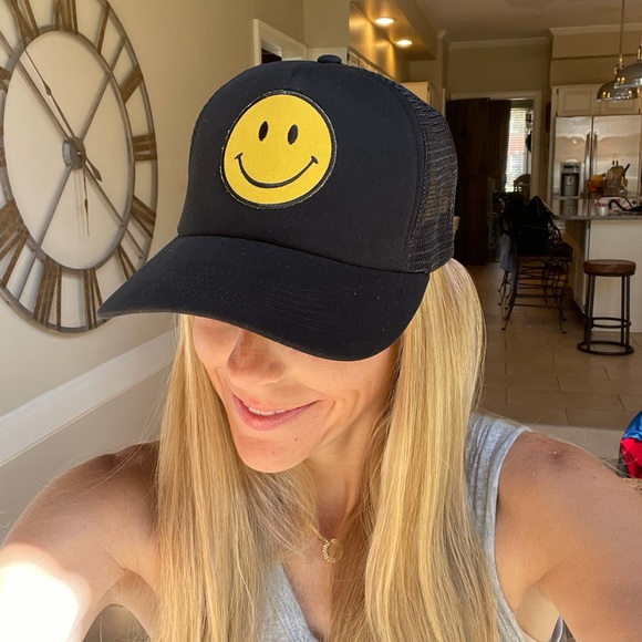 Happy face Trucker Hat NEW - Picture 4 of 17